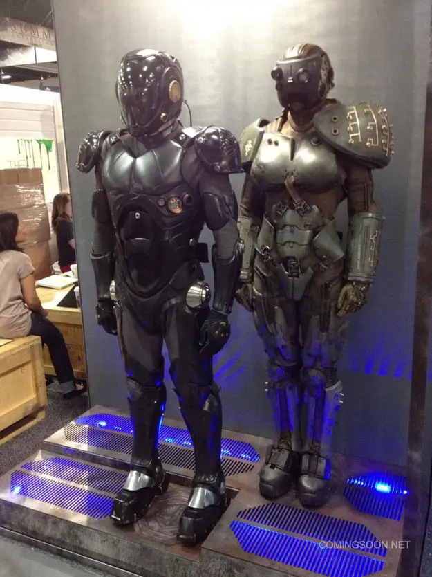 New Pacific Rim Armor Images from Still and Comic-Con Props