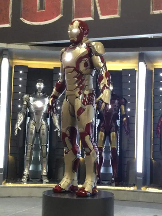 Marvel Unveils Unusually Colored Iron Man 3 Armor at Comic-Con