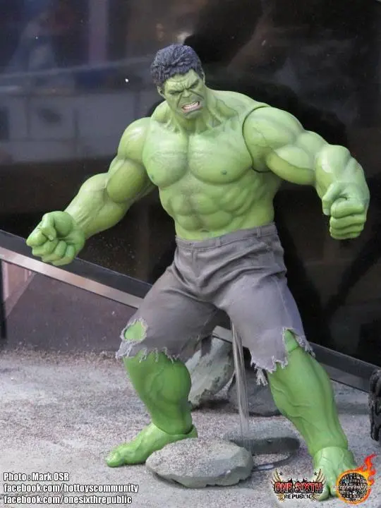 Hot Toys The Bat, Hulk and Catwoman Make Their Debut