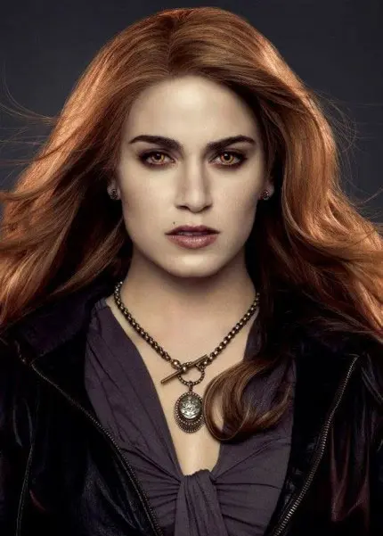 Breaking Dawn Part 2 Cast Images with Robert Pattinson, Kristen Stewart and More