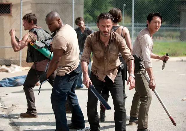 The Walking Dead Season 3 Premiere Images Find a Prison