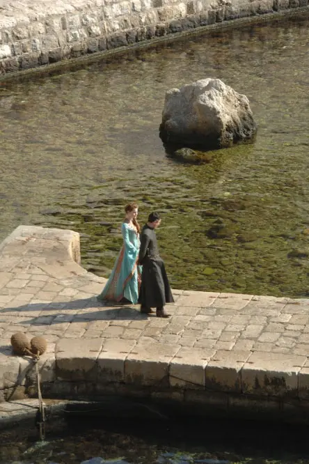 Game of Thrones Season 3 Set Pics and Footage from King's Landing