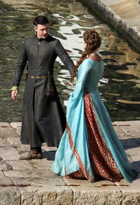 Game of Thrones Season 3 Set Pics and Footage from King's Landing