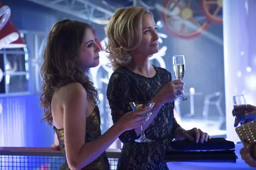 Arrow Episode 17 'The Huntress Returns' Preview and Images