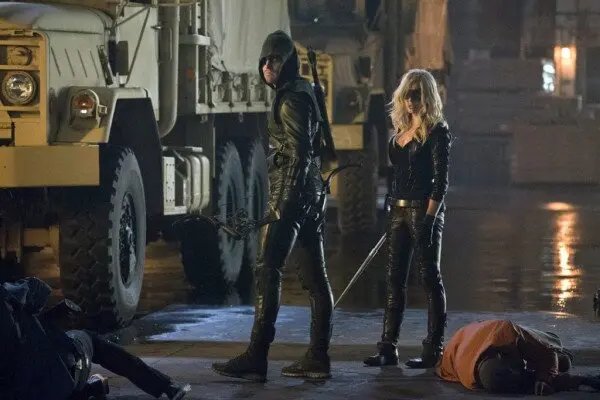 Stephen Amell Twitter Shares Image of Arrow and Black Canary