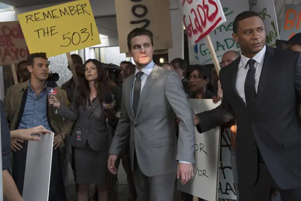Arrow Season 2 Episode 202 'Identity' Review and Recap 6 Qs