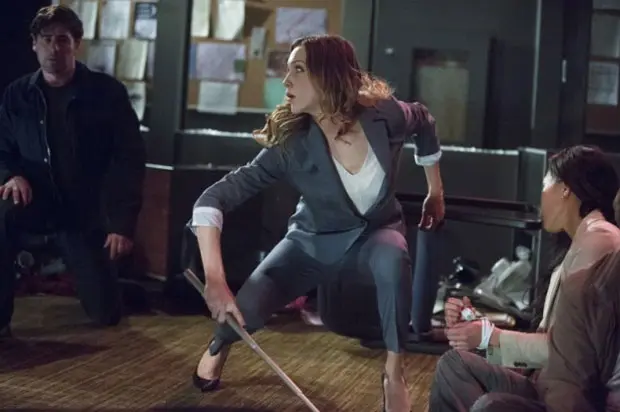 Arrow Season 2 Episode 217 'Birds of Prey' Review and Recap 6 Qs