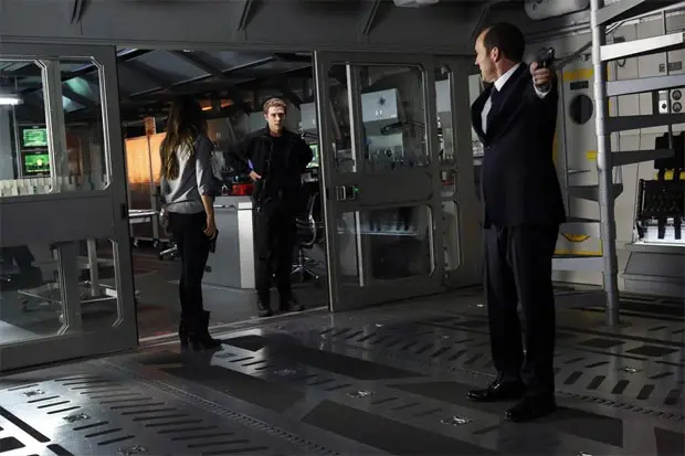 Agents of SHIELD Season 1 Episode 17 'Turn, Turn, Turn' Review and Recap 6 Qs